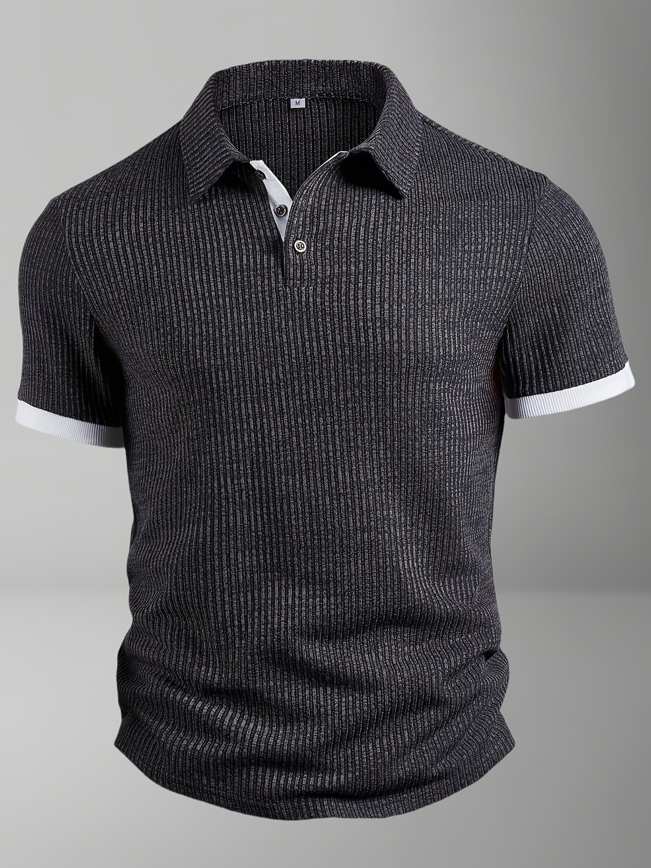 Polo homme manches courtes style moderne pour tenue décontractée chic