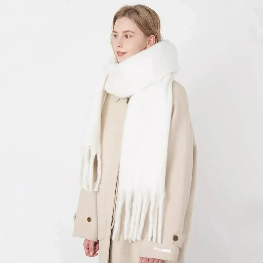Weicher Fransenschal aus Strick im Winterstil, mehrere Farben erhältlich