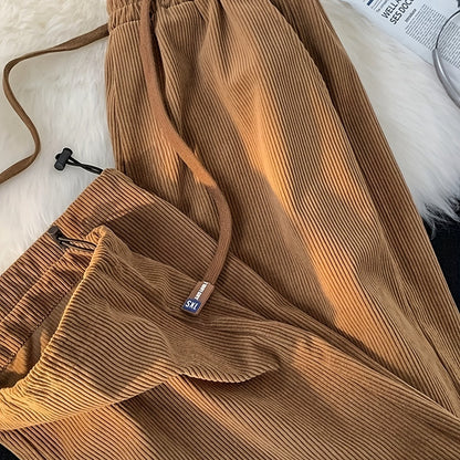 Herrenhose im modernen Stil mit Falten und verstellbarem Kordelzug für Entspannung und Stadt  