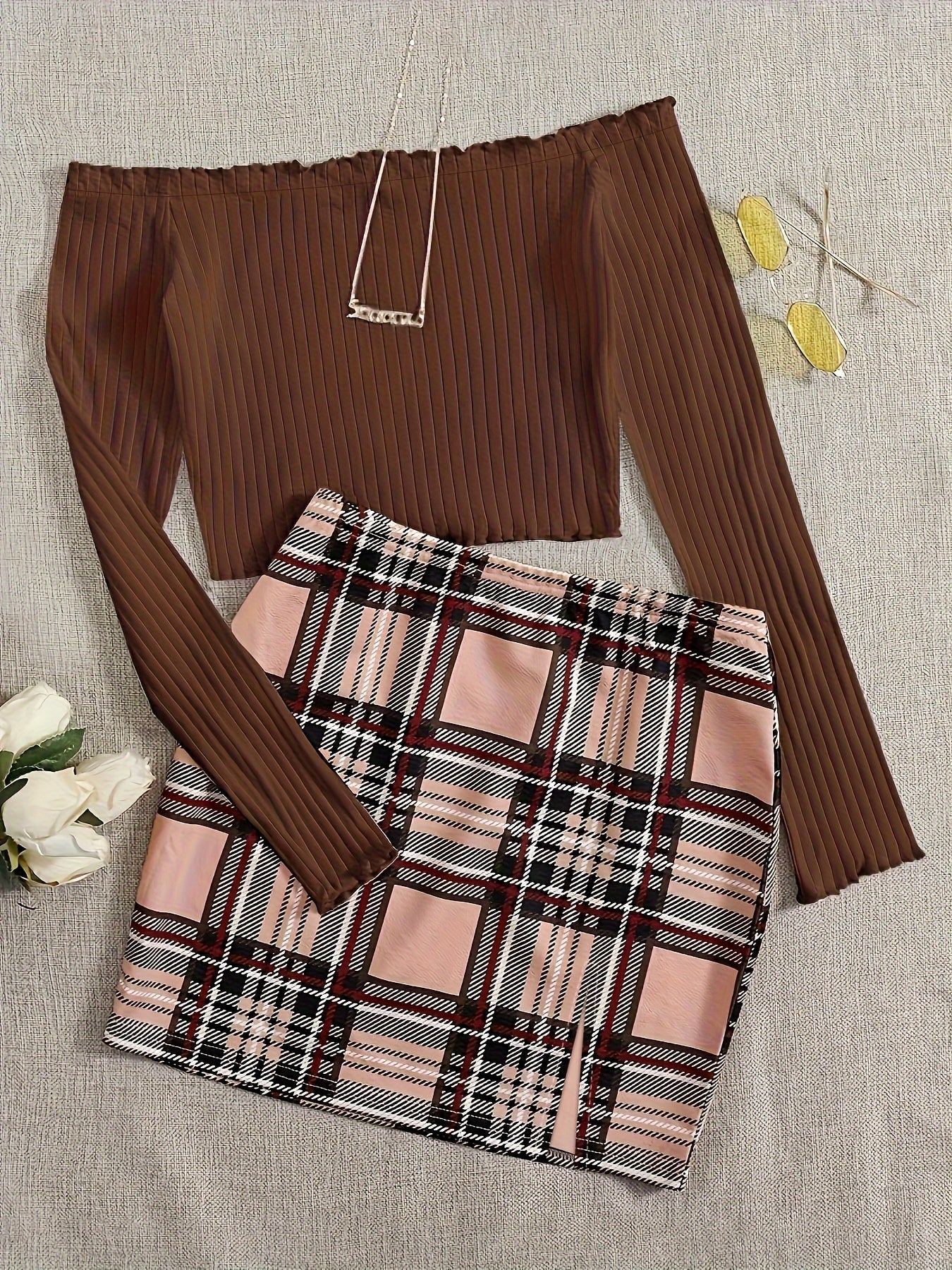 Conjunto de dos piezas para mujer estilo elegante falda a cuadros y top con hombros descubiertos para salidas primaverales y estivales