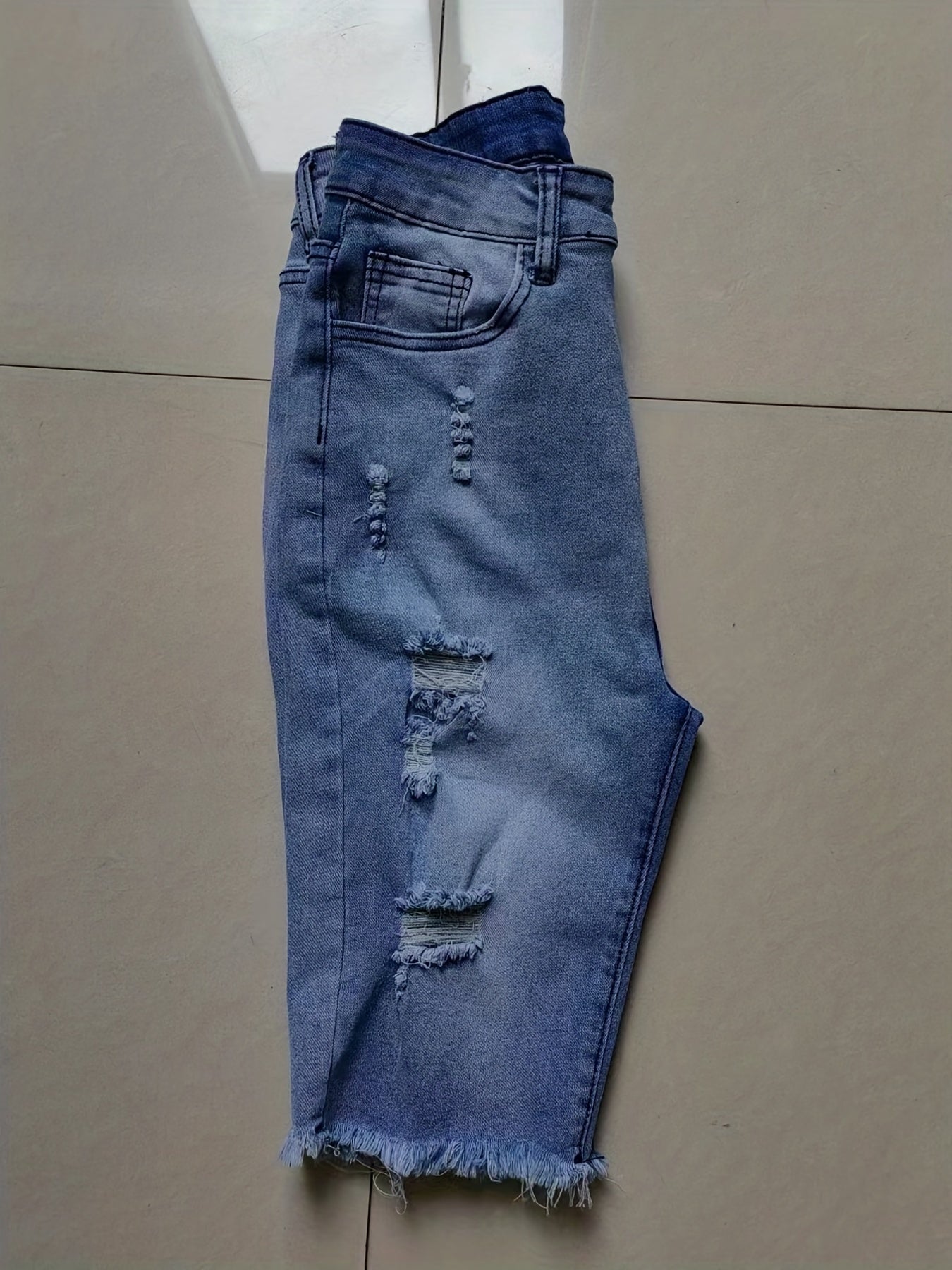 Bermuda casual strappato per donna – Stile urbano alla moda estate