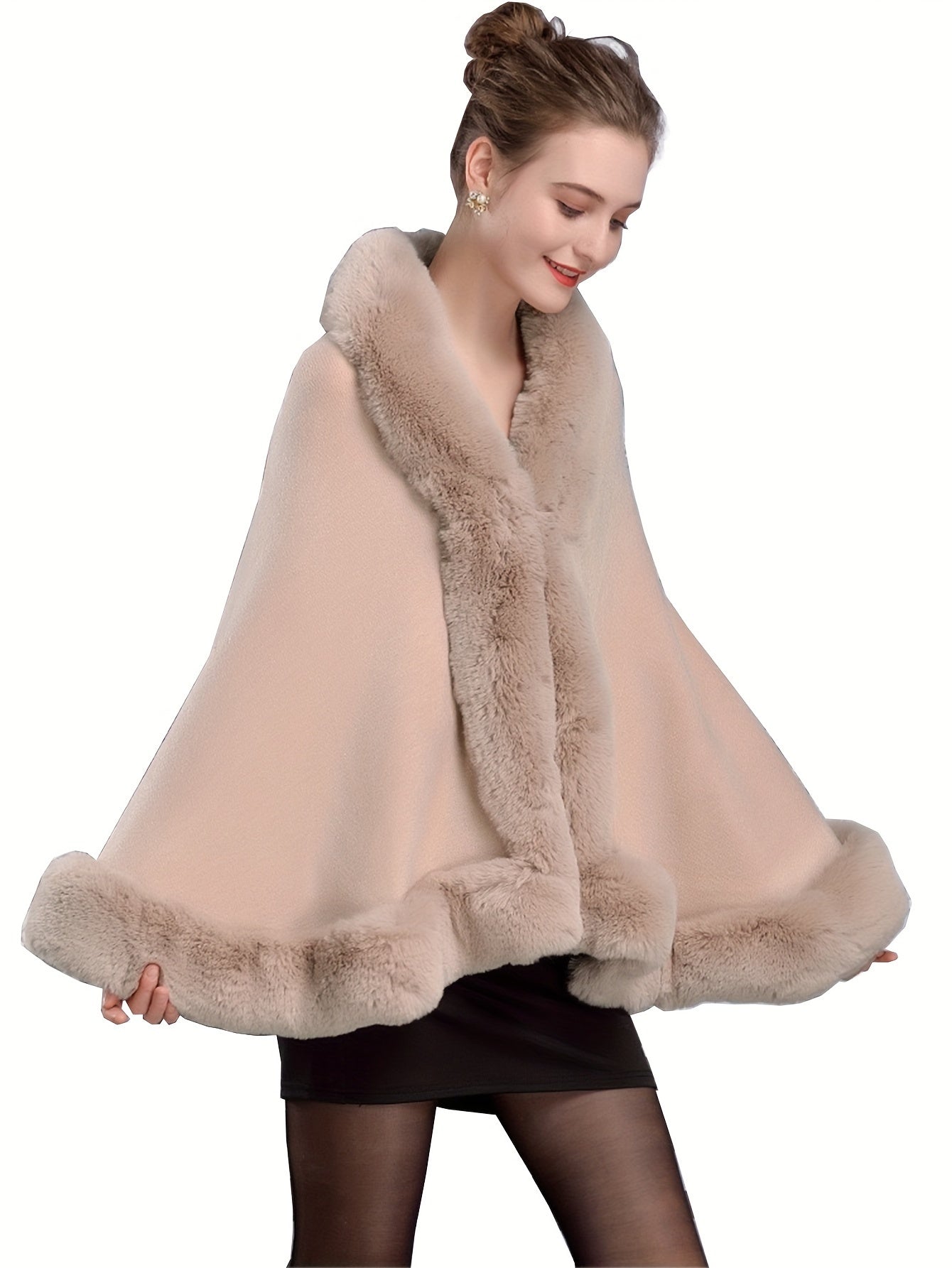 Cape poncho femme ample avec col et bordures en fausse fourrure pour hiver élégant