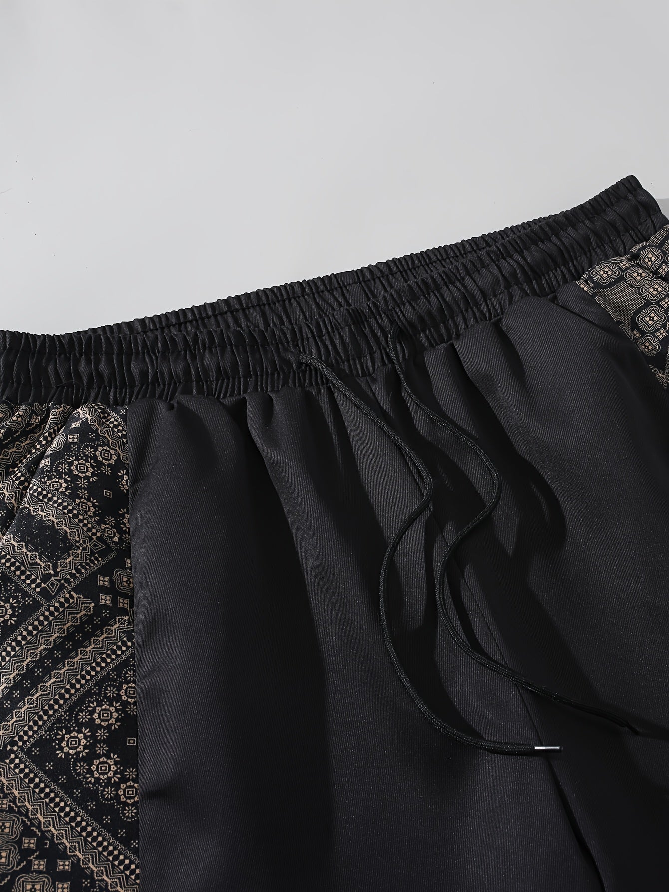 Heren shorts in stedelijke stijl met zijpanelen met grafisch patroon – Ideaal voor streetwear en vrije tijd