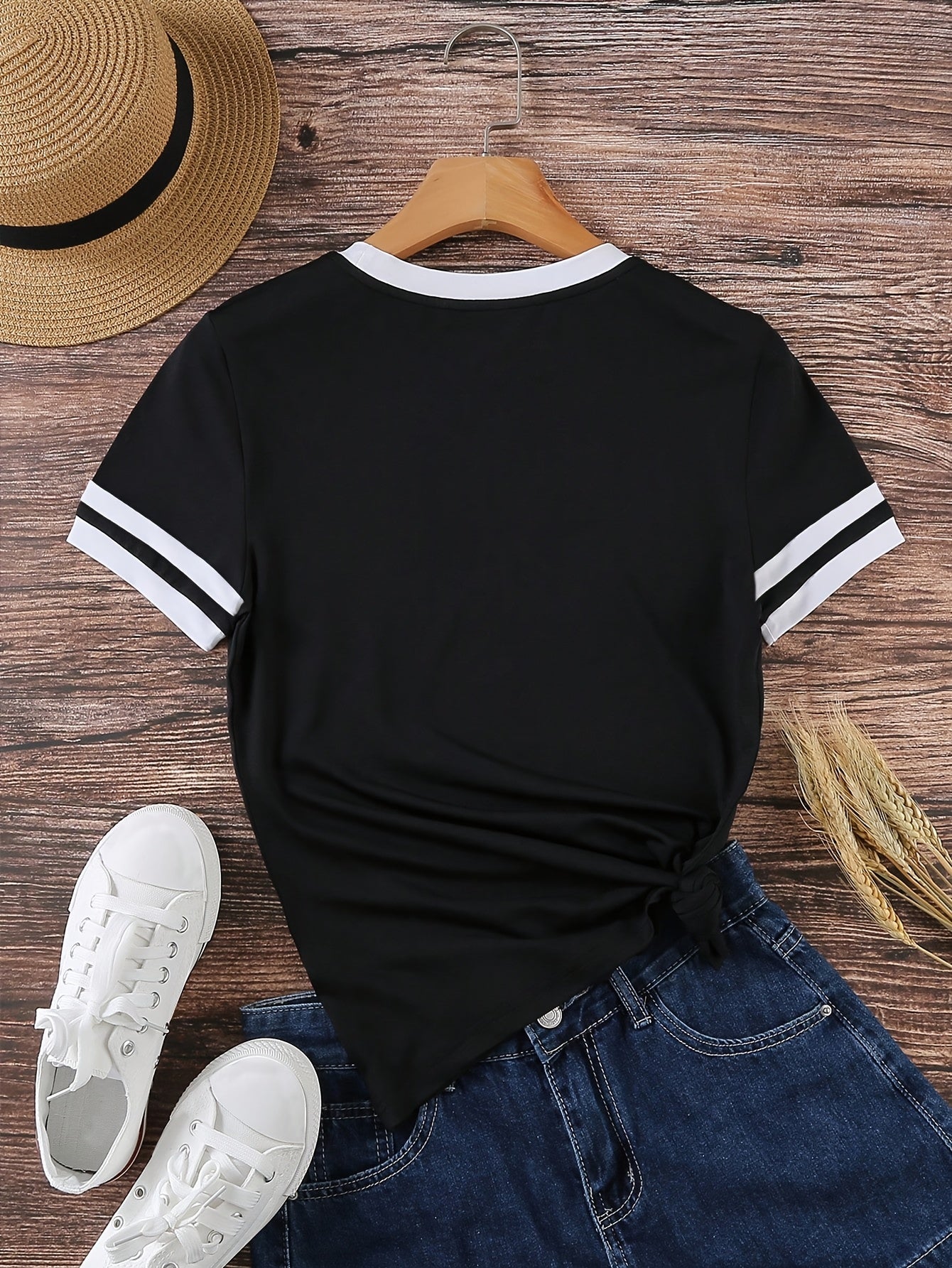 T-shirt décontracté pour femme avec cœur imprimé style sport chic