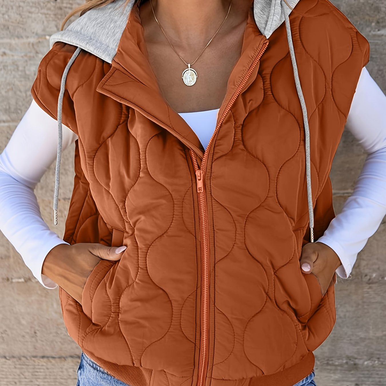 Gilet matelassé sans manches Femme à capuche Couleur rouille