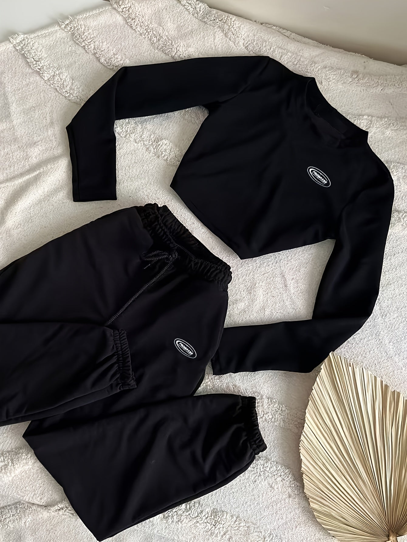 Ensemble Crop Top Manches Longues et Pantalon de Jogging Noir pour Femme, avec Cordon de Serrage