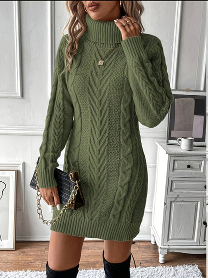 Robe pull côtelée à col roulé et motifs torsadés pour femme