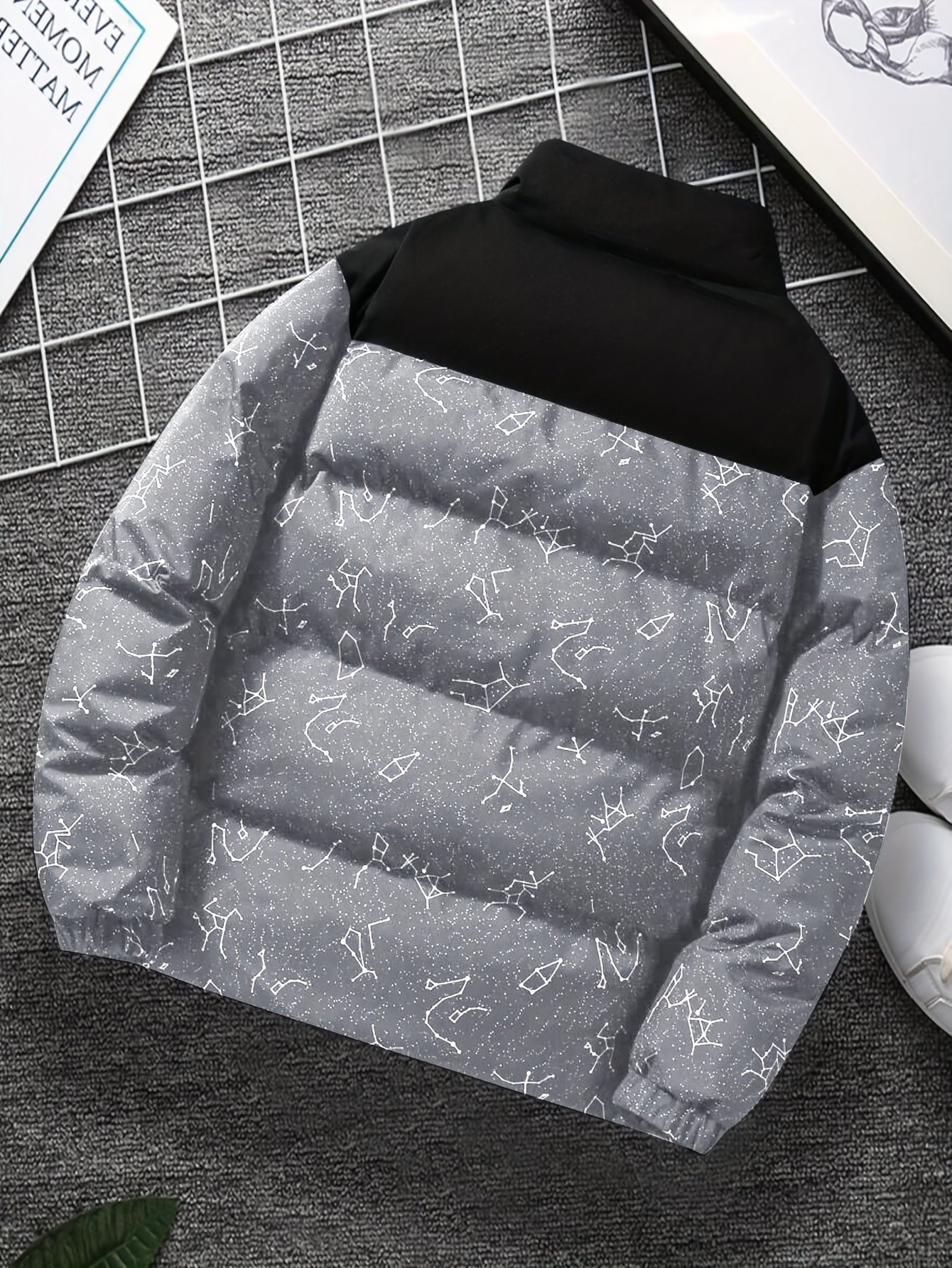 Doudoune matelassée col montant à motif constellation imprimé bicolore pour homme