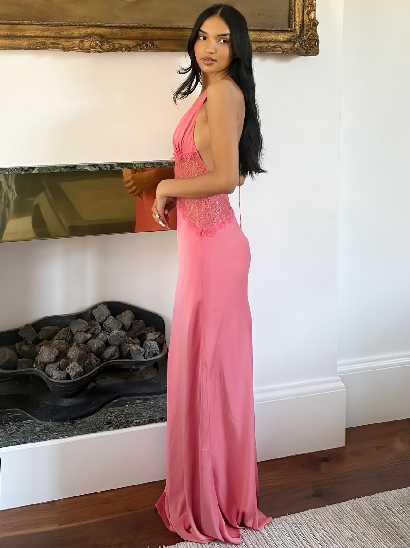 Robe de soirée élégante femme dos nu style glamour pour occasions spéciales