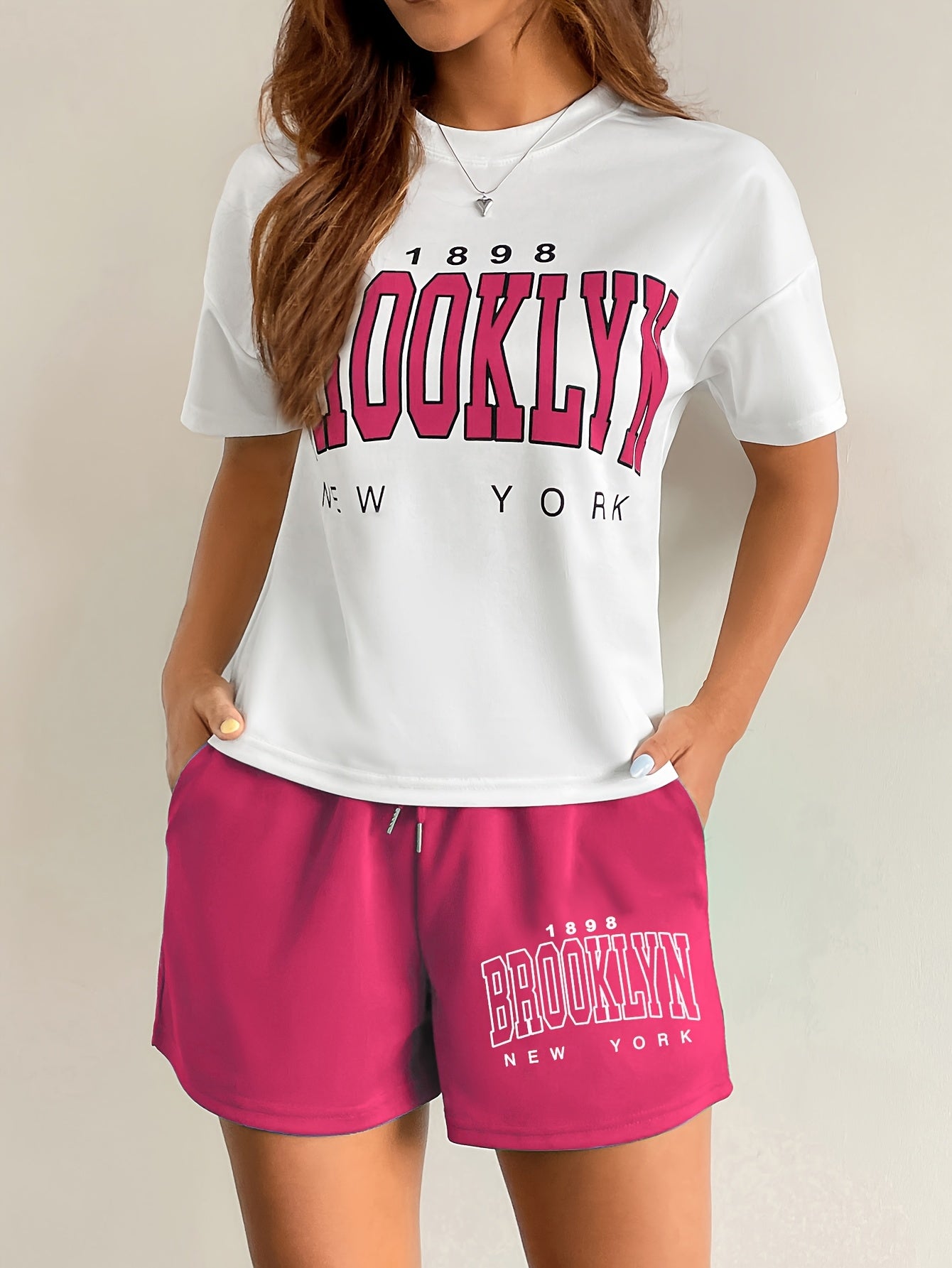 Conjunto casual para mujer estilo universitario con camiseta y pantalones cortos estampados Brooklyn Nueva York