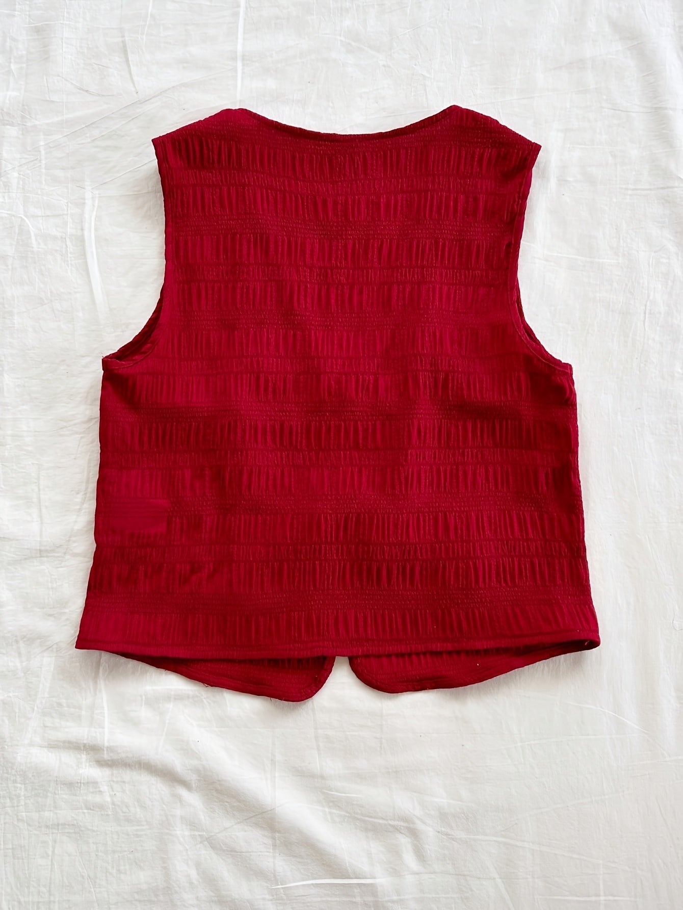 Gilet sans manches femme style bohème à nouer devant pour look décontracté et estival