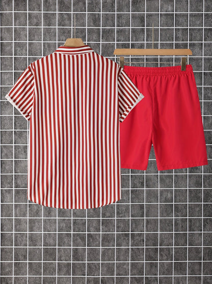 Avslappnad herroutfit med ränder, modern stil, perfekt för sommaren och semestern