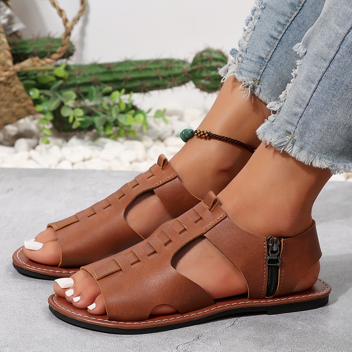 Sandales plates d'été pour femme style gladiateur à bout ouvert avec fermeture éclair