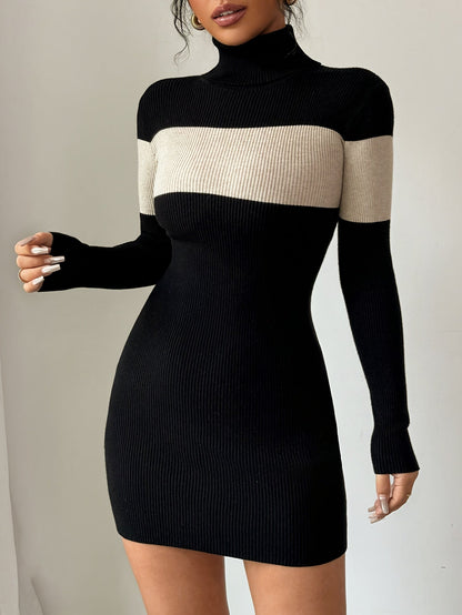Robe pull moulante côtelée à col roulé femme bicolore noir et écru