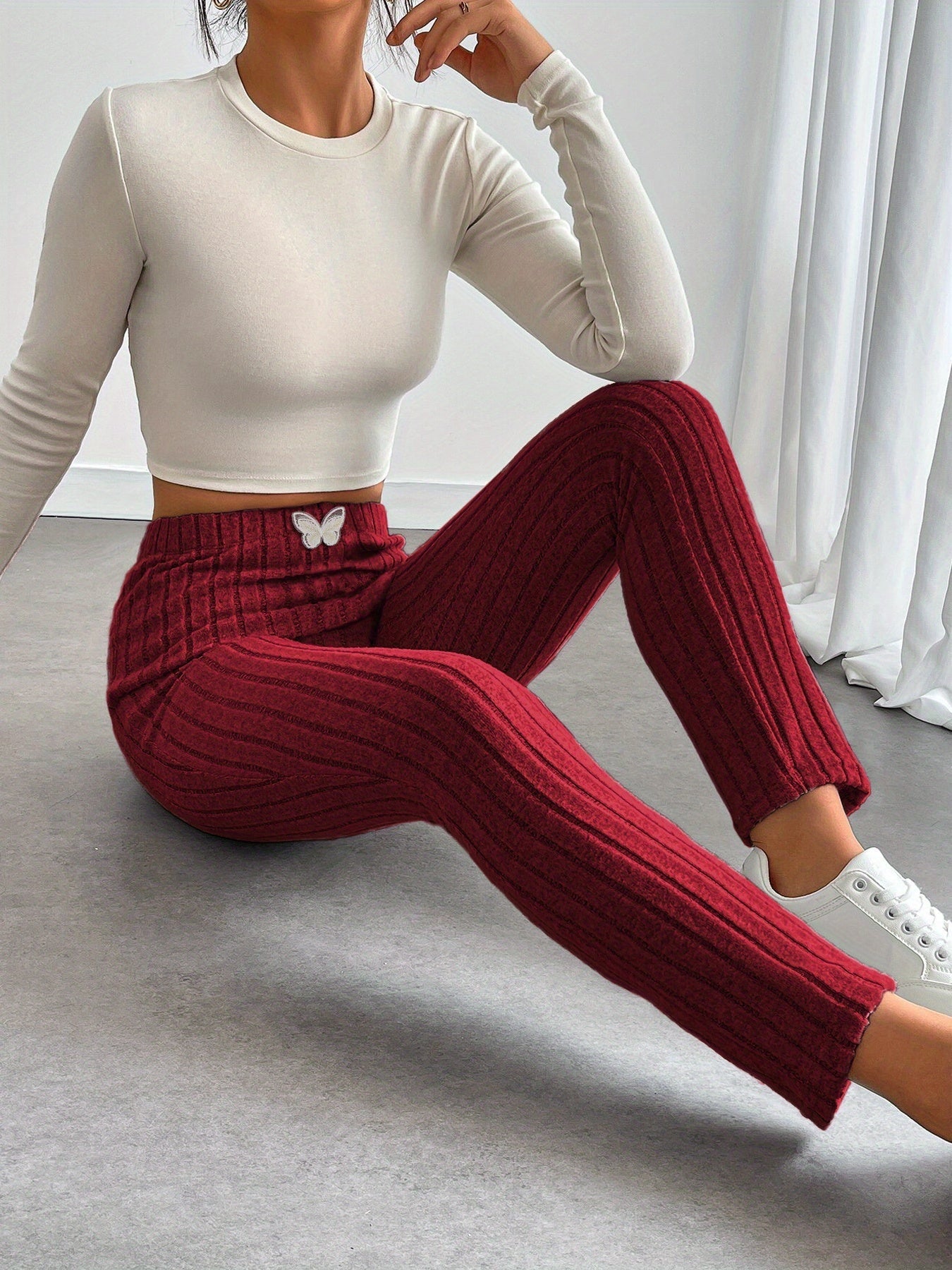 Legging côtelé gris clair taille haute avec détail papillon