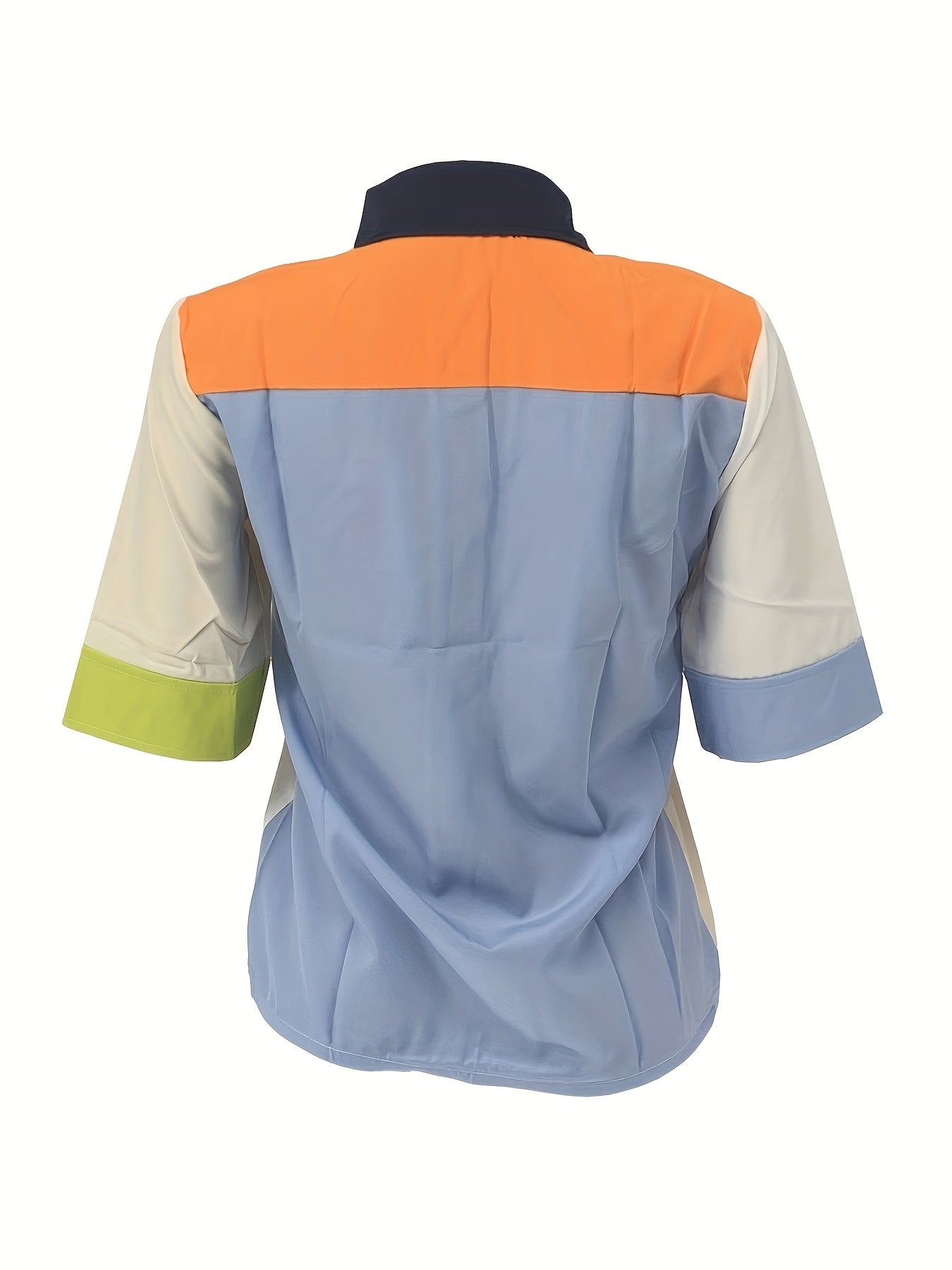 Camicia donna stile moderno con bottoni, taglio casual, ideale per un look urbano alla moda