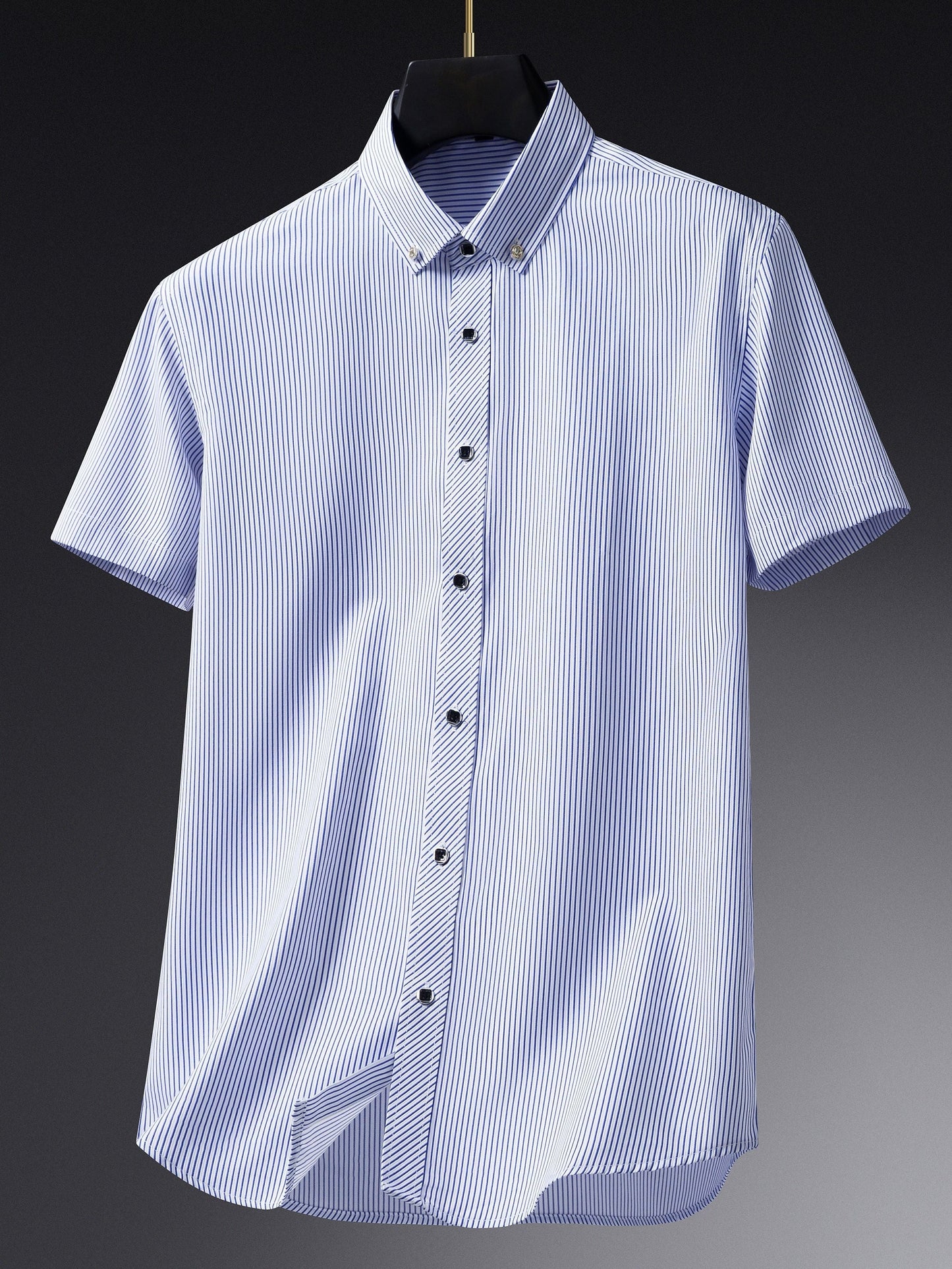 Chemise habillée à manches courtes pour homme style business à rayures fines