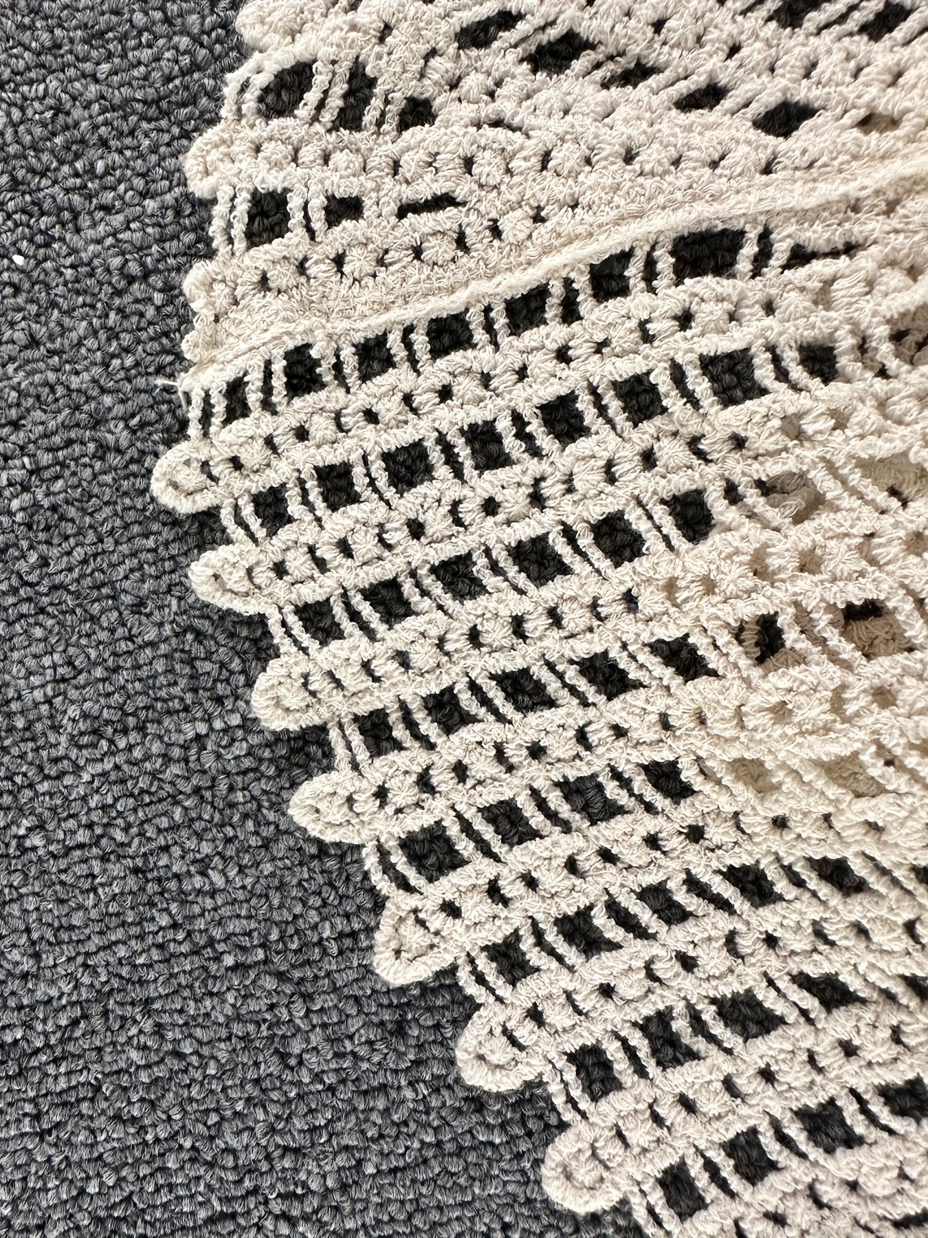 Top bohème femme à col V profond, style crochet ample, idéal été et plage