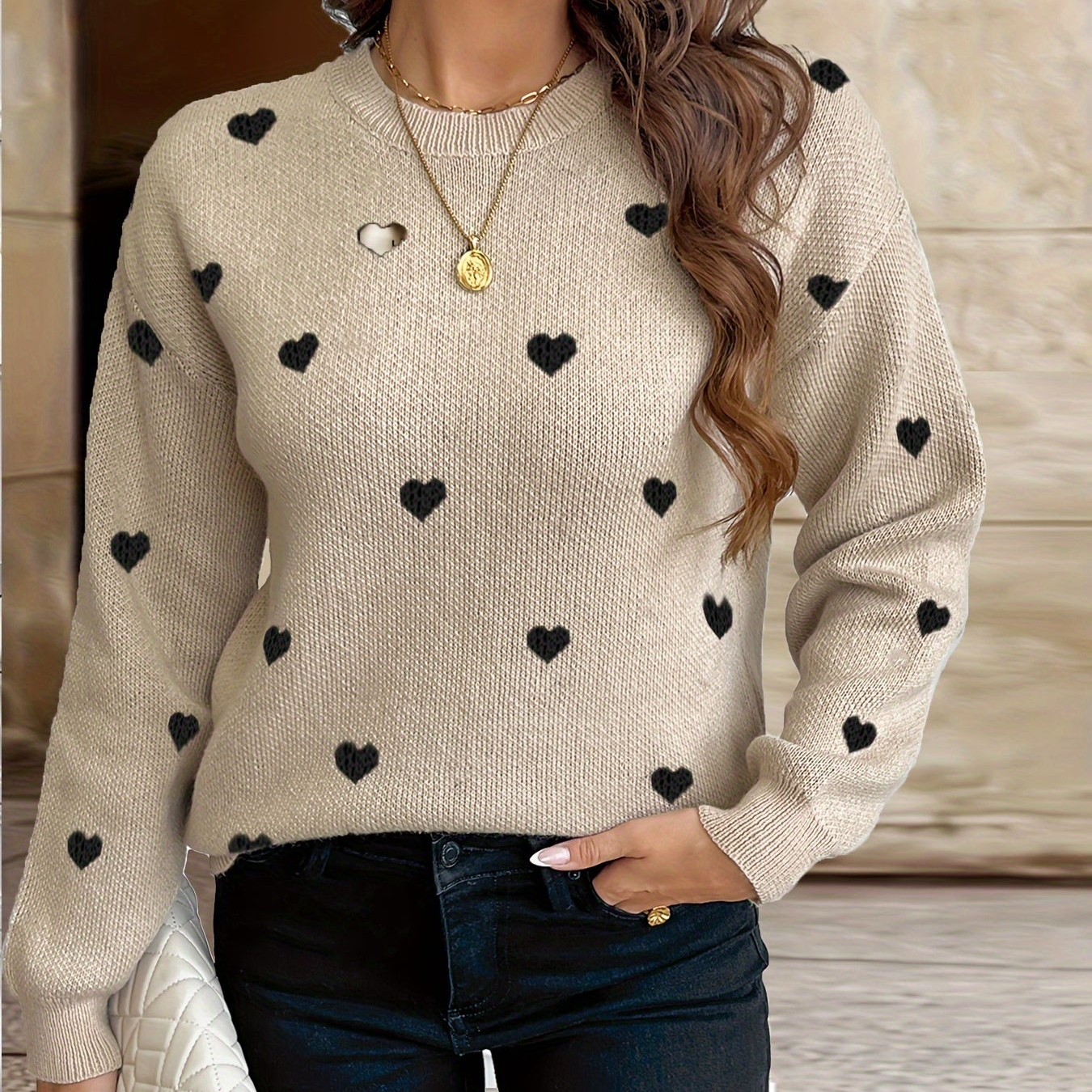 Pull Femme Col Rond en Maille Coeurs Beige Noir