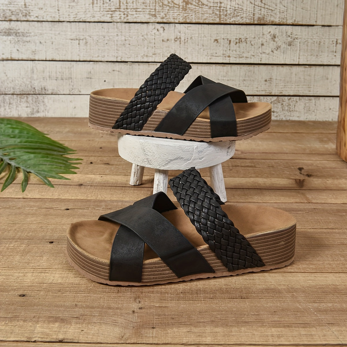 Dames sleehakken in bohemien stijl met gekruiste bandjes voor zomer en vrije tijd