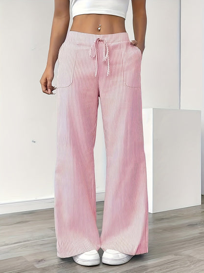 Weite gestreifte Damenhose im lässigen Stil, ideal für Wochenenden und Sommer  