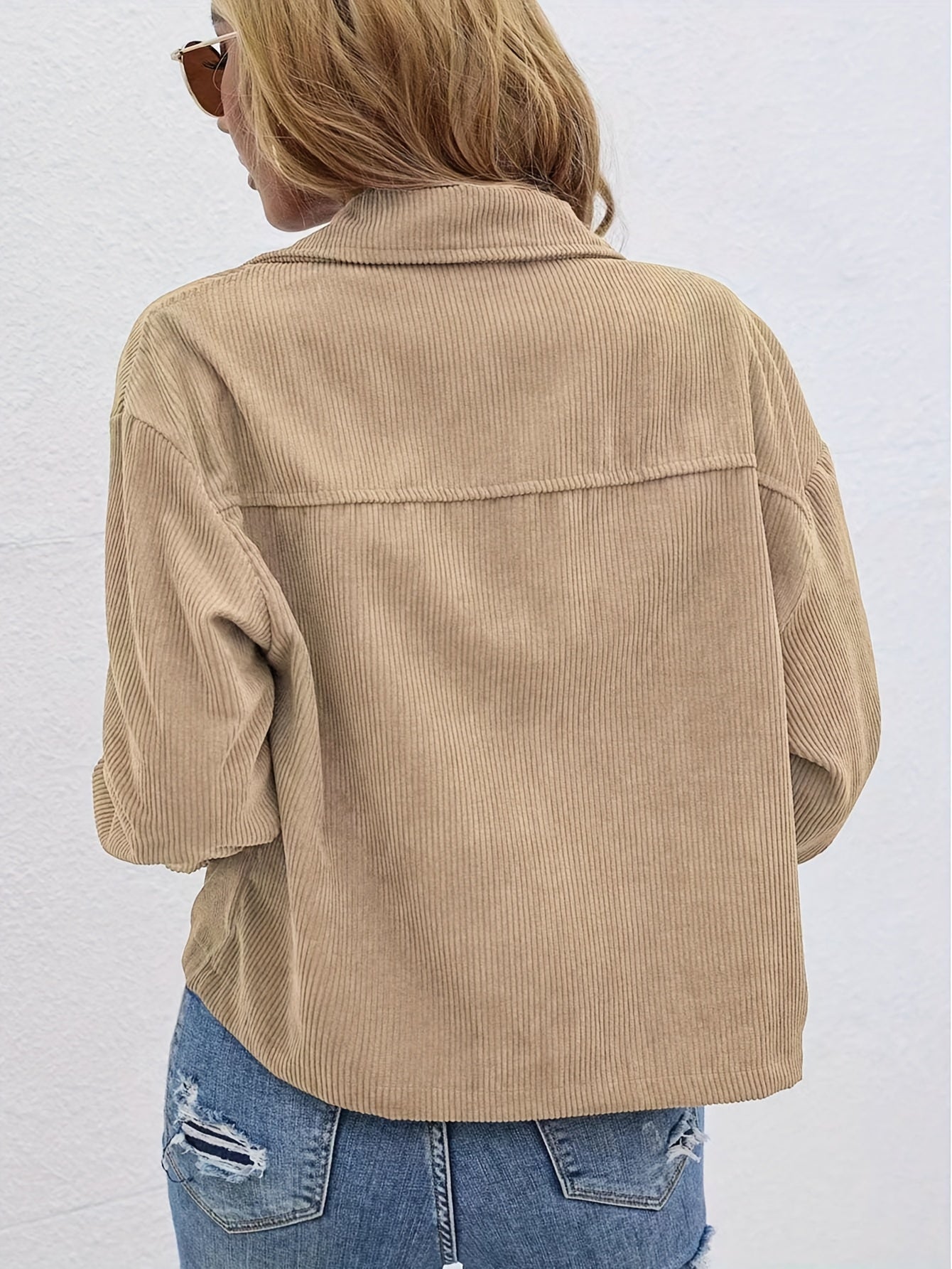 Veste Chemise Femme Côtelée Beige à Boutons et Poches Poitrine