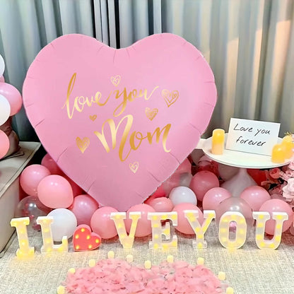 Kæmpe ballon formet som et hjerte med teksten 'Love You Mom' – Elegant dekoration til mors dag, kvinde