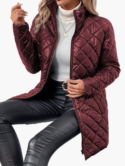 Lang quiltet kåpe for dame i urban chic stil til vinteren