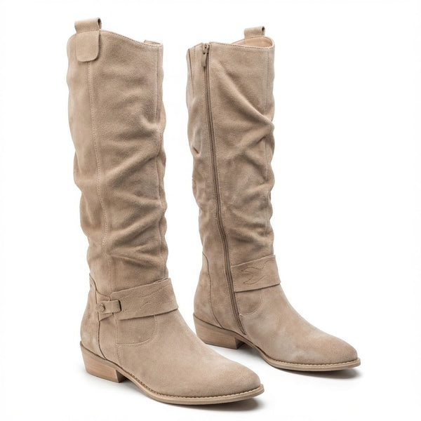 Hohe Damenstiefel im Reiterstil aus weich gerafftem Material mit seitlichem Reißverschluss