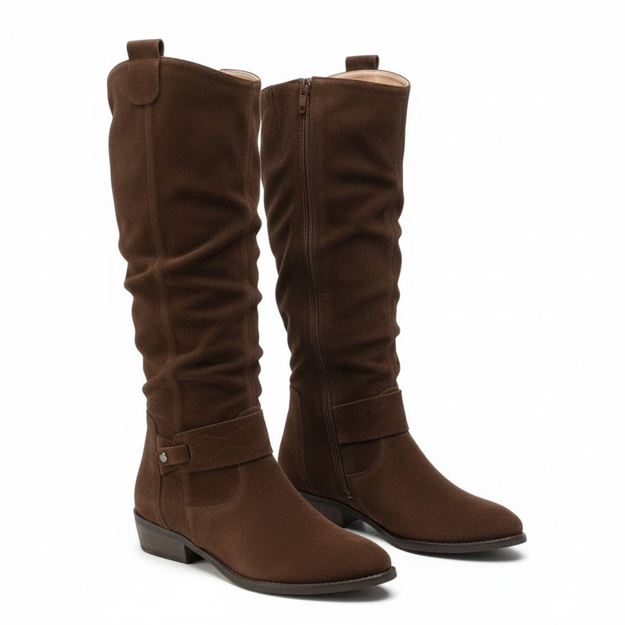 Hohe Damenstiefel im Reiterstil aus weich gerafftem Material mit seitlichem Reißverschluss
