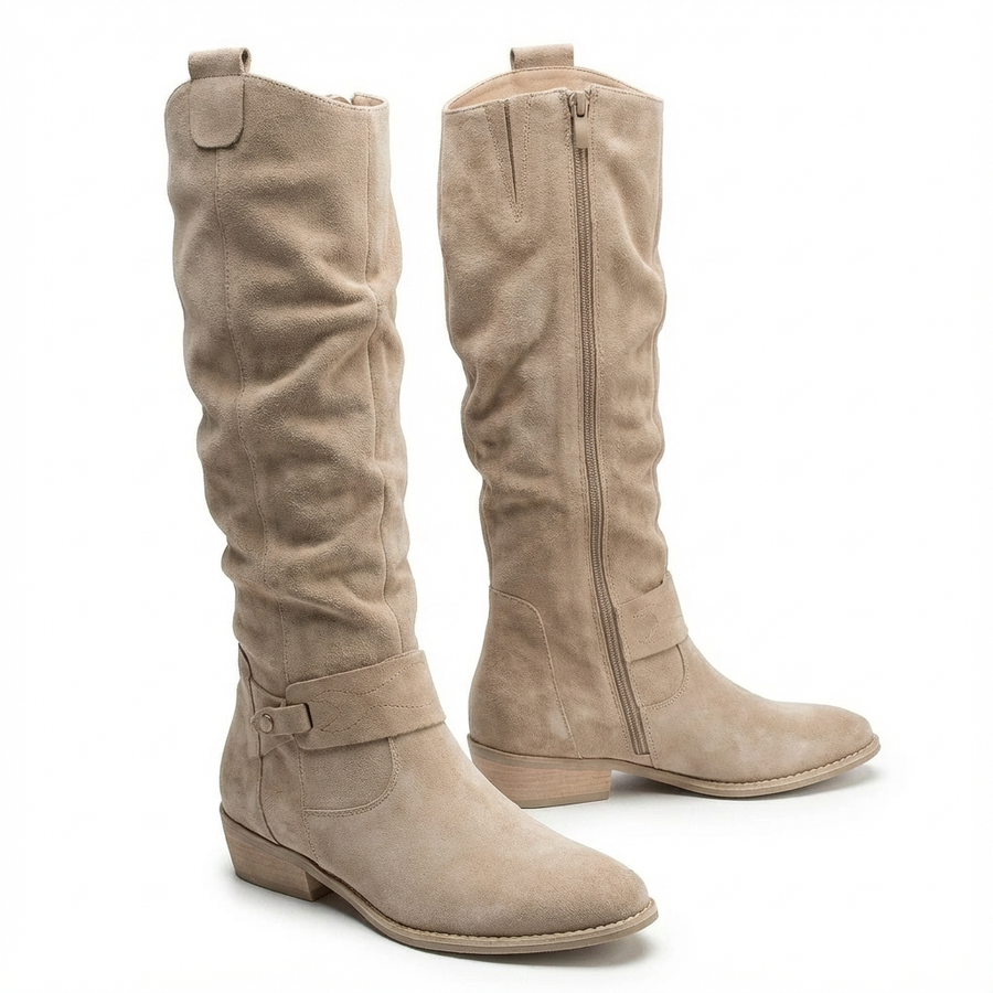 Hohe Damenstiefel im Reiterstil aus weich gerafftem Material mit seitlichem Reißverschluss