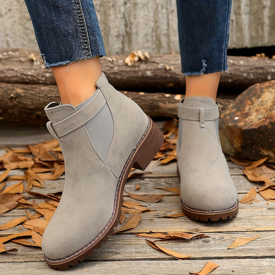 Chelsea-støvletter med spenne til dame, semsket look og rillet såle