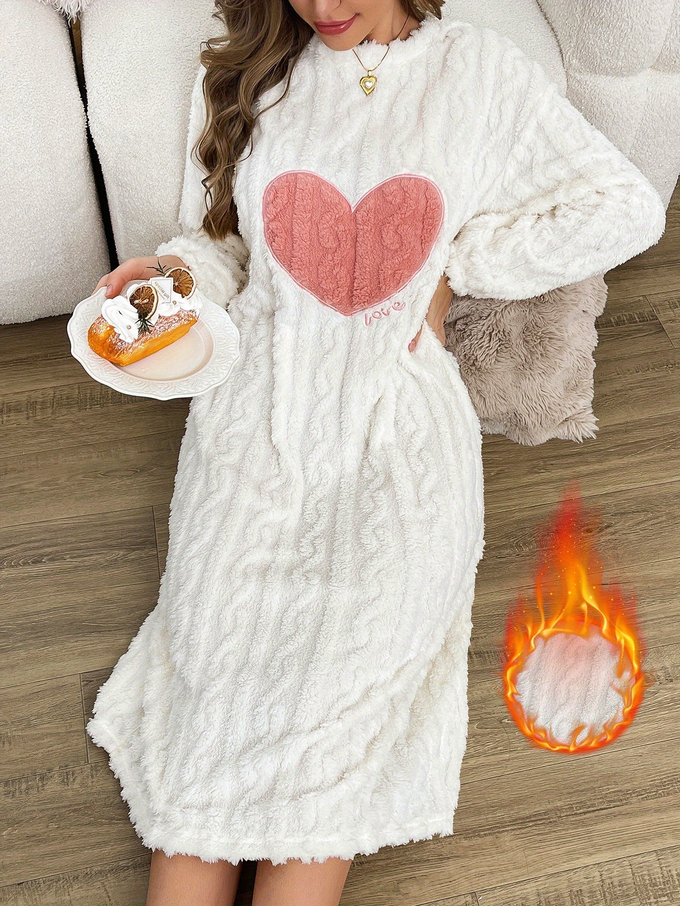 Robe de Nuit Chaude Femme Douce Blanc Cassé avec Cœur Rose et Inscription