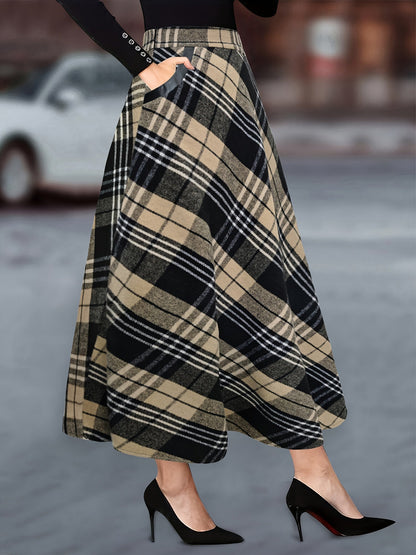 Jupe longue évasée à carreaux style écossais noir et blanc pour femme