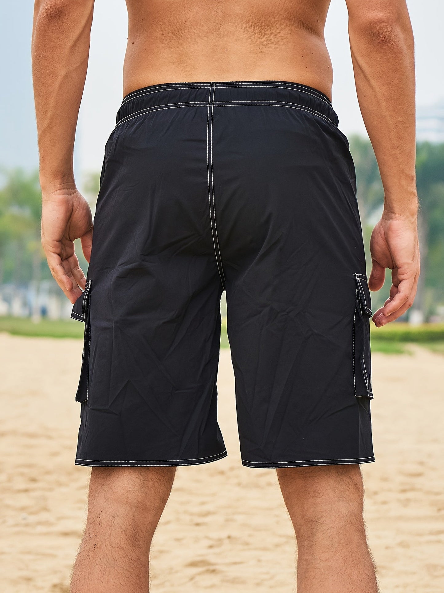 Sportliche Herren-Badeshorts mit reibungsarmer Innenhose und Tasche – ideal für Strand und Pool  