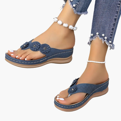 Sandales décontractées pour femme à talon plat style tongs avec fleurs – Idéal pour l’été