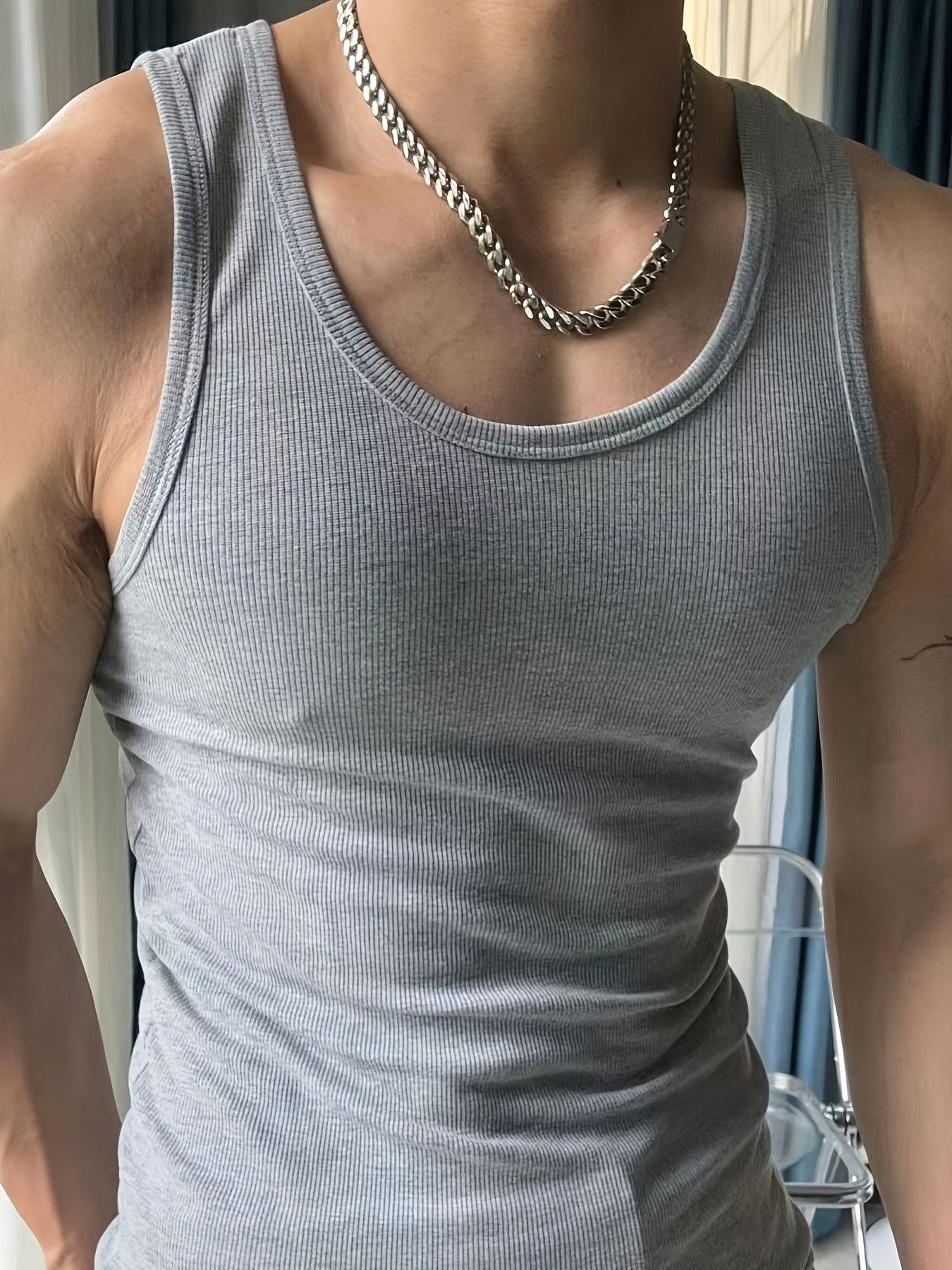 Débardeur homme style sportif coupe ajustée pour fitness et loisirs