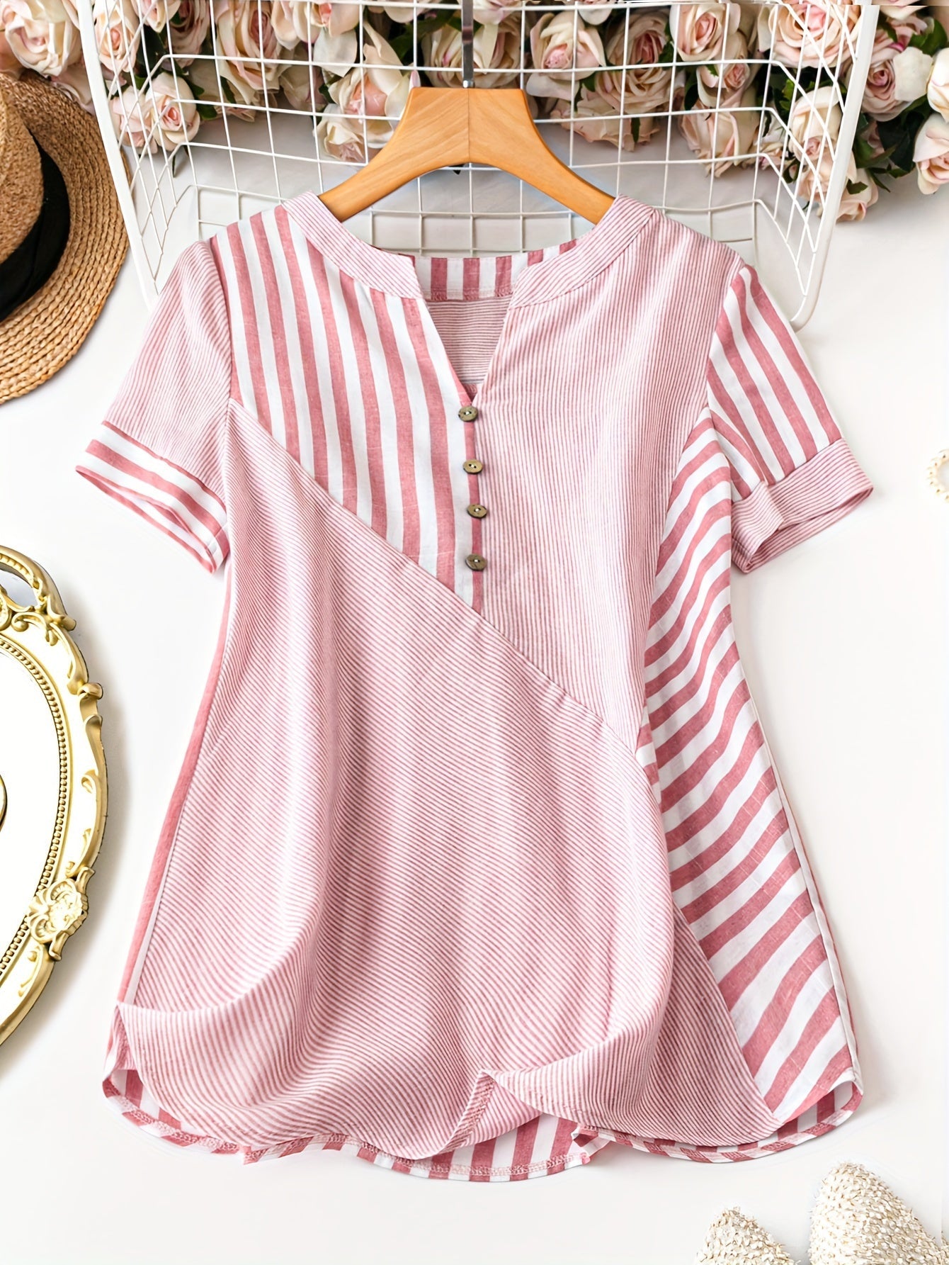 Elegant randig blus för kvinnor i avslappnad sommarstil