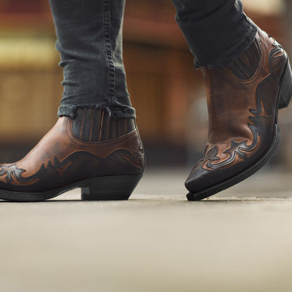 Lucy – Martin Cowboy Boots in Neutral Brushed Color