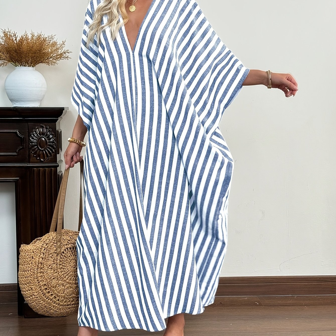 Langes Kaftankleid für Damen im eleganten Resort-Stil mit Streifen für Urlaub und Strand