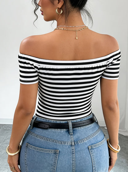 Damentop mit schulterfreiem Bardot-Ausschnitt und Streifen – elegant und modern für lässige oder schicke Looks  