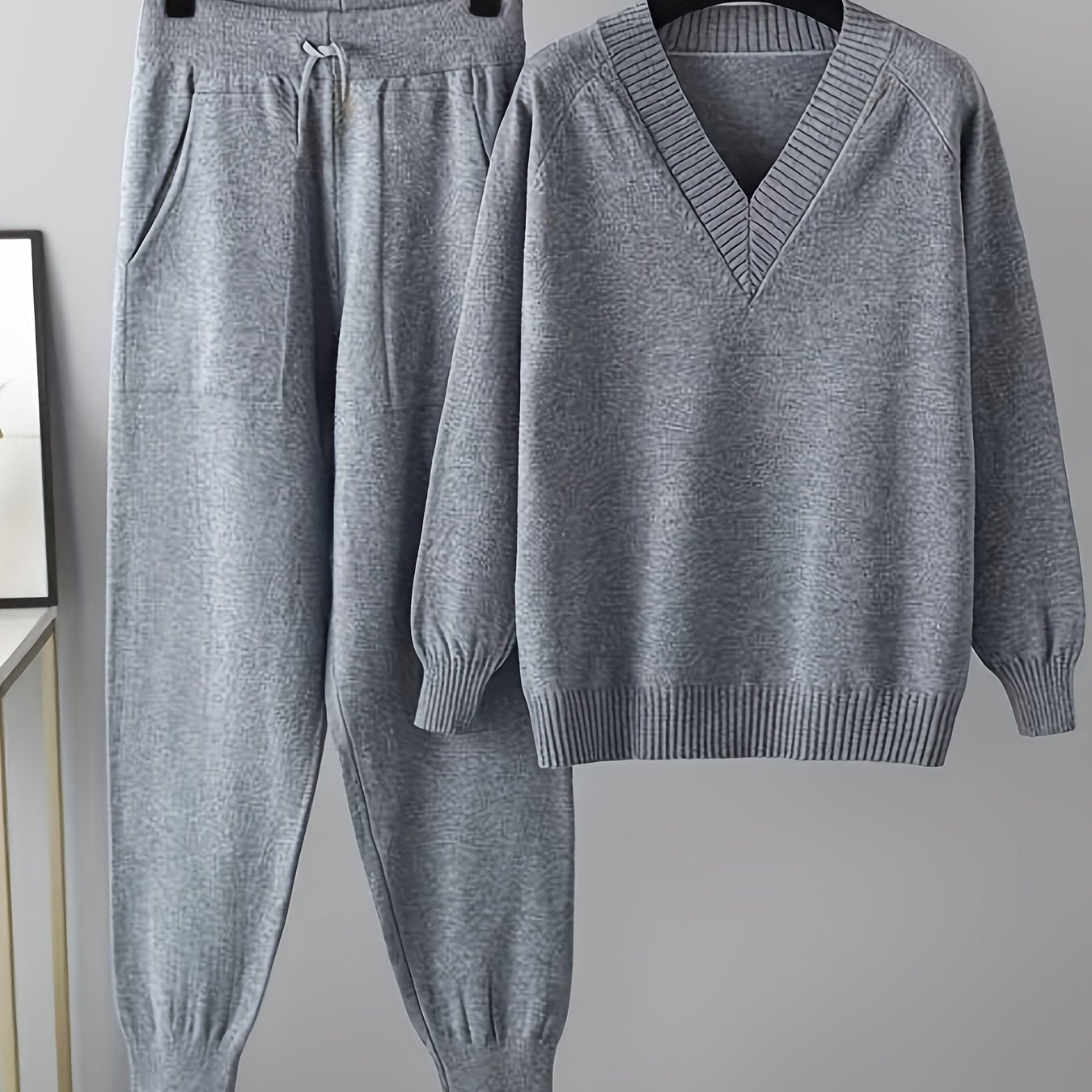 Ensemble pull col V et pantalon jogger, tricot doux, beige clair
