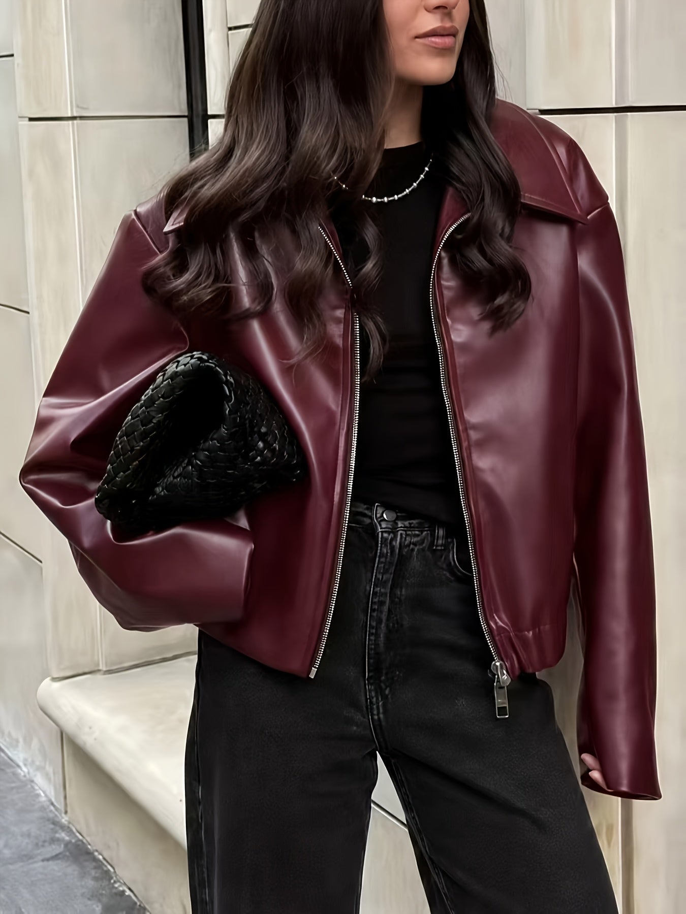 Veste courte bomber femme aspect cuir à fermeture éclair, col classique et ourlet côtelé