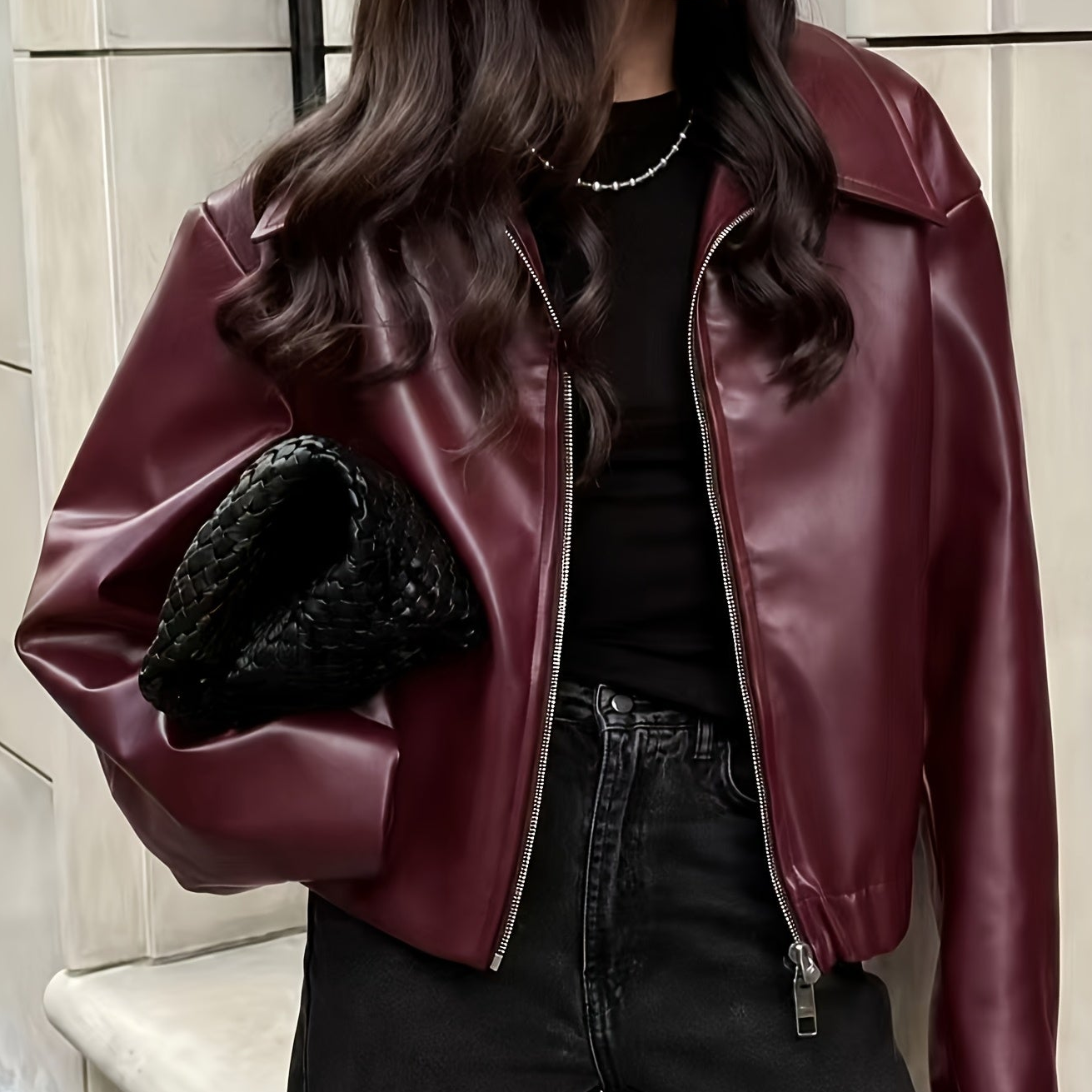 Veste courte bomber femme aspect cuir à fermeture éclair, col classique et ourlet côtelé