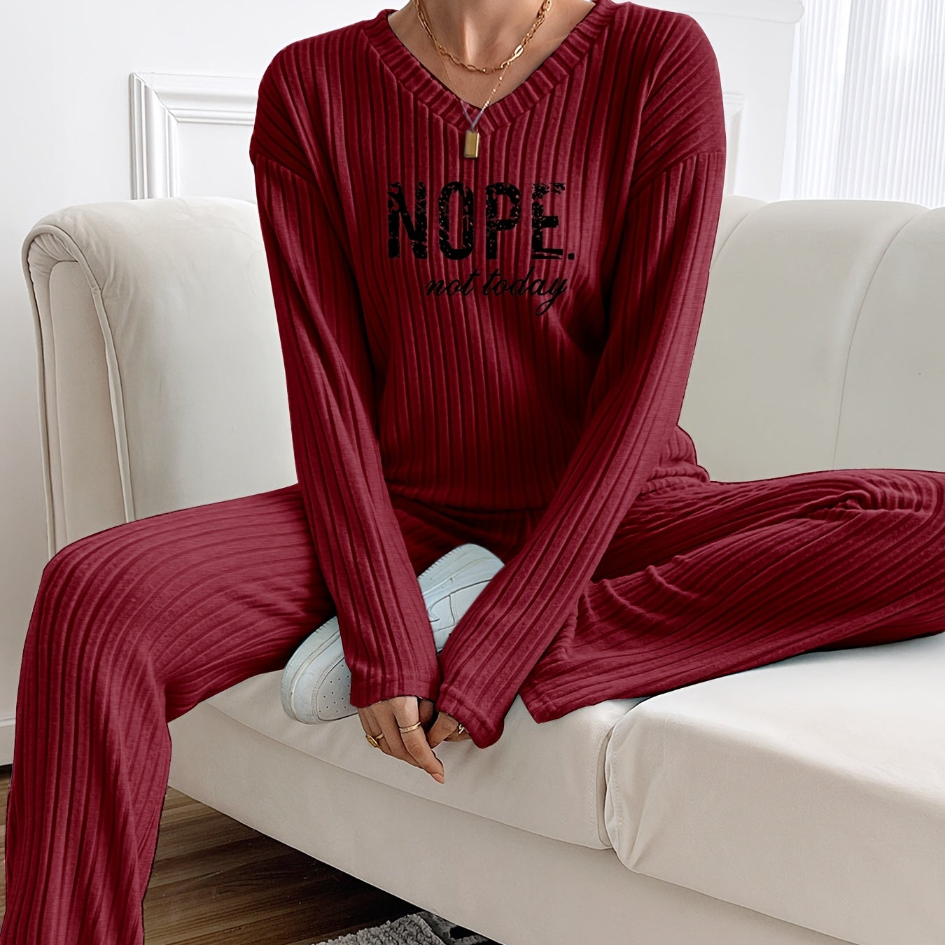 Ensemble côtelé Femme avec inscription "NOPE not today", col en V et pantalon large
