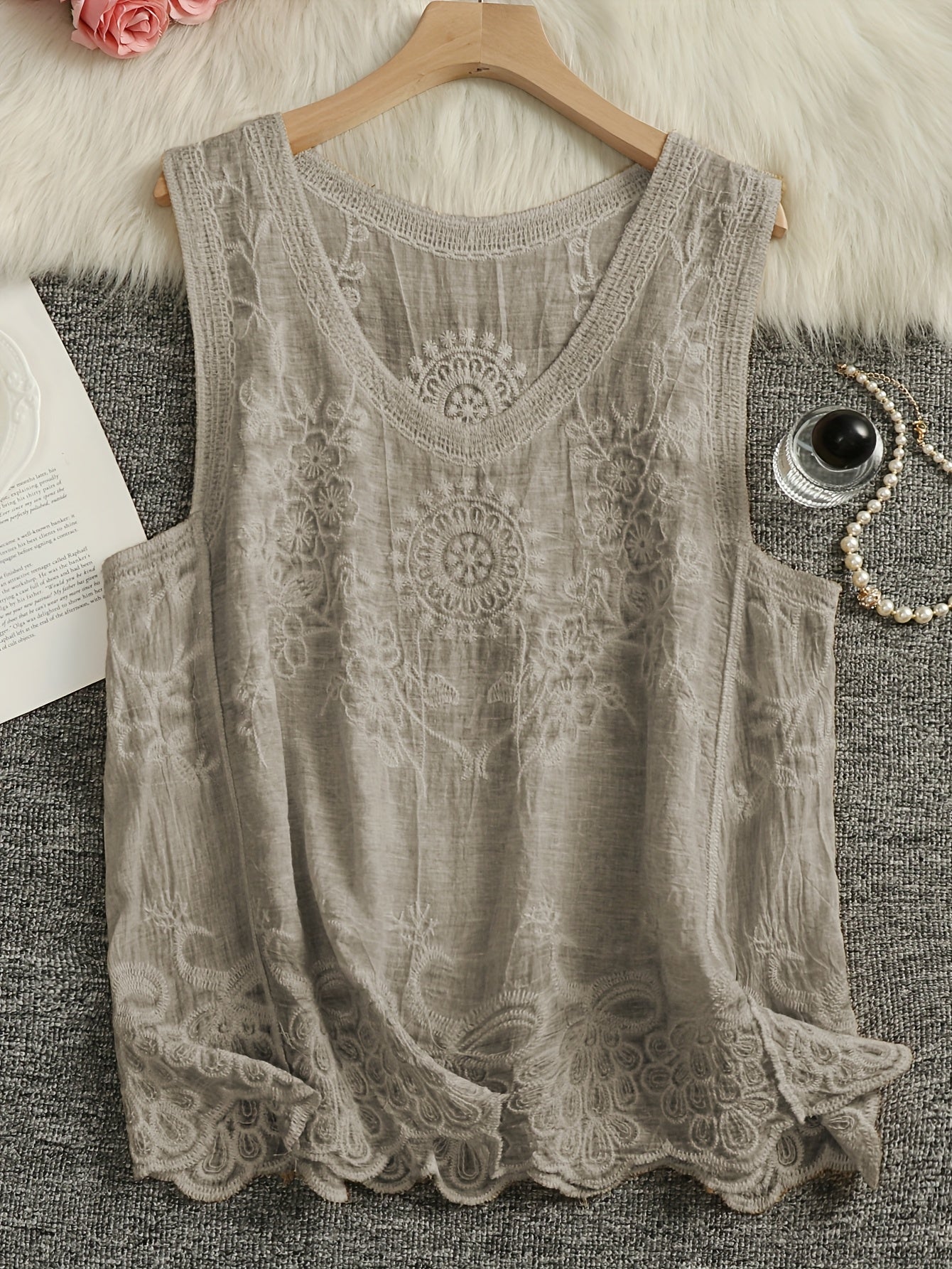 Débardeur femme style bohème chic brodé sans manches pour l'été