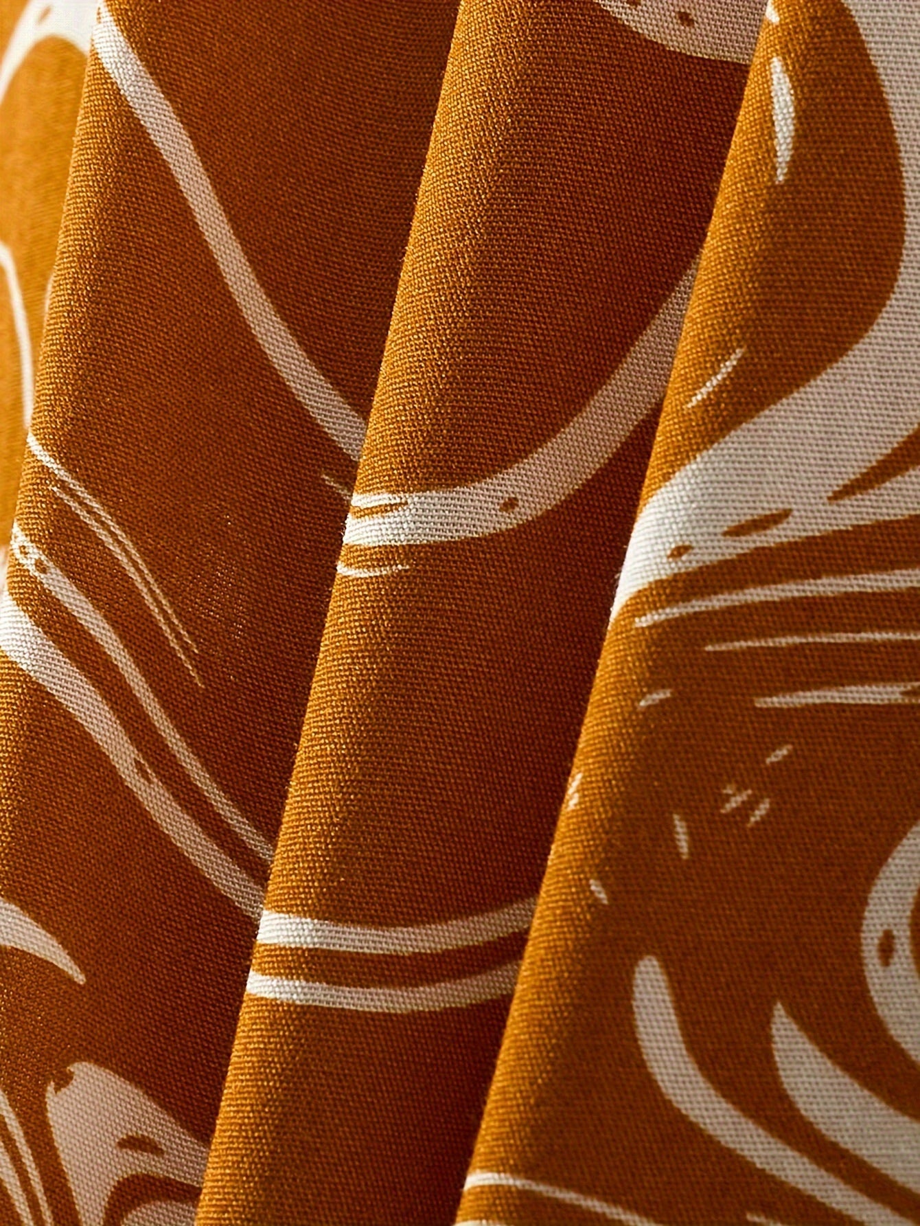 Chemise de style resort à manches courtes pour homme, motif marbré moderne, idéale pour les vacances et sorties décontractées