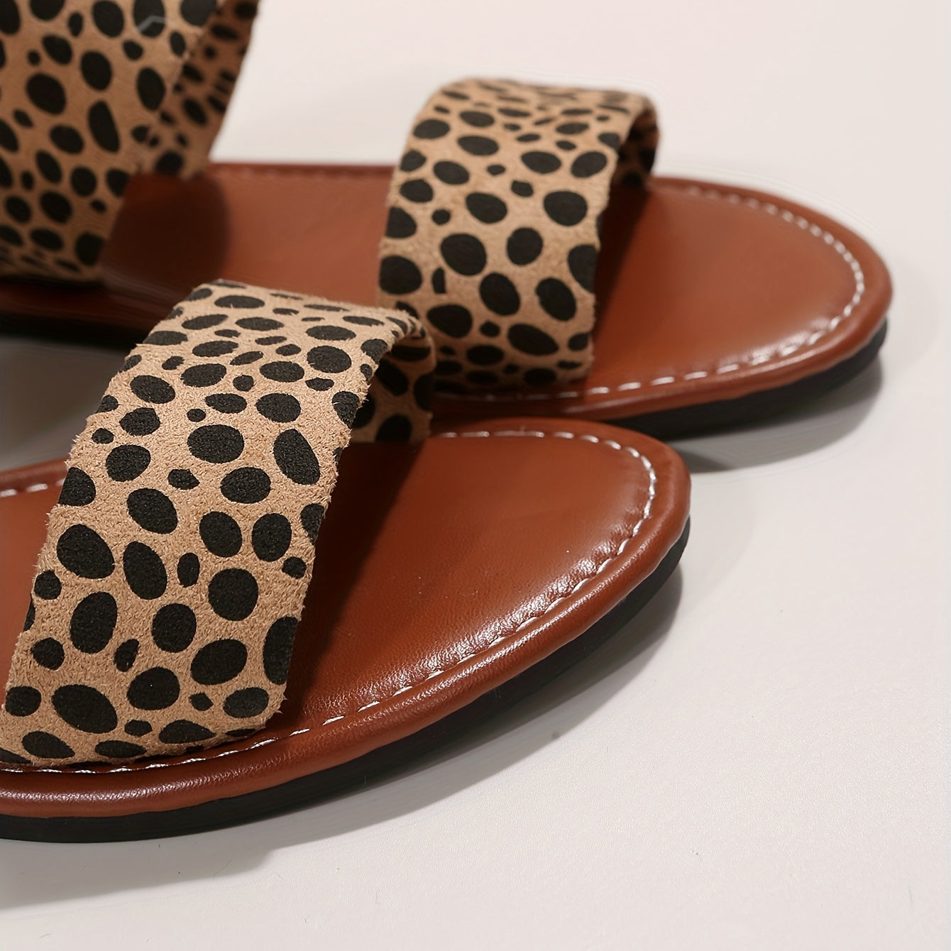 Sandales ouvertes à enfiler femme style décontracté motif léopard urbain