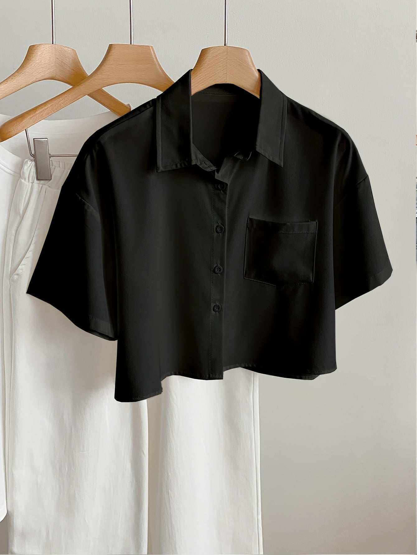 Camicia casual donna maniche corte stile moderno con orlo corto