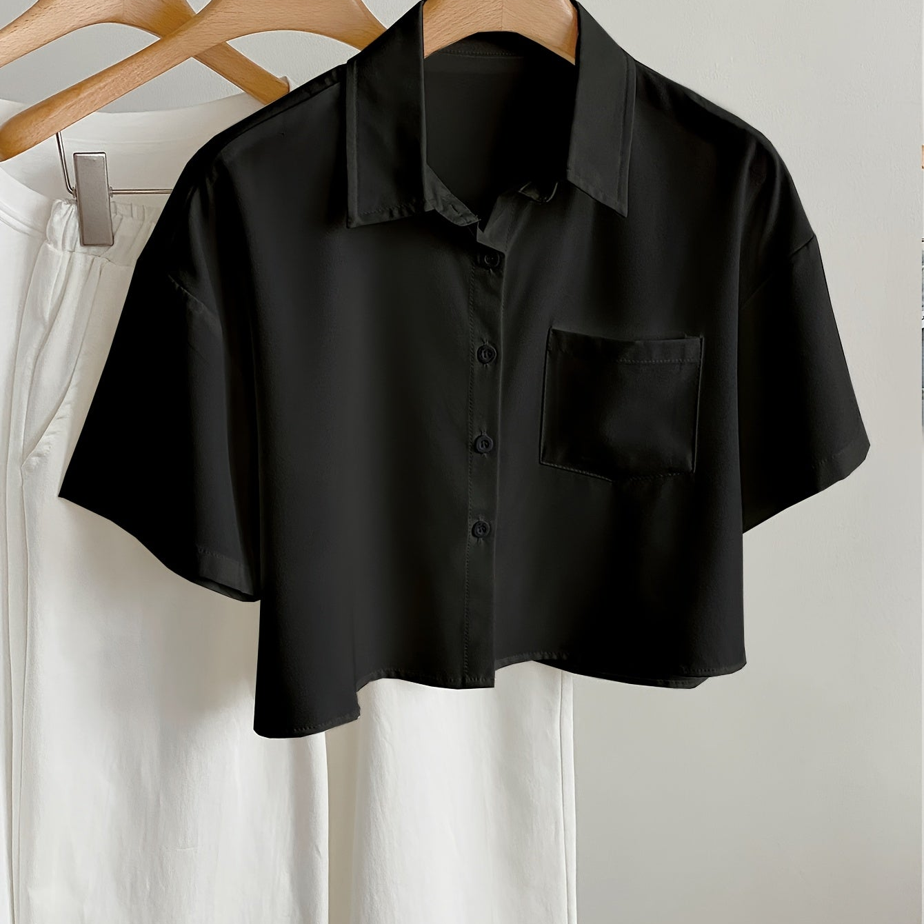 Camicia casual donna maniche corte stile moderno con orlo corto